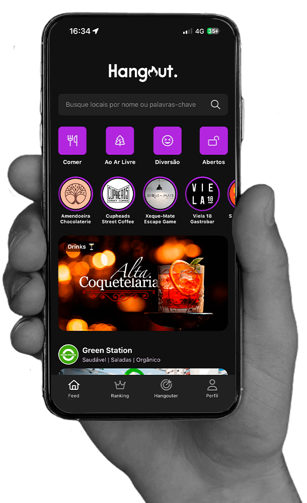 Celular com o aplicativo Hangout aberto na página Feed.